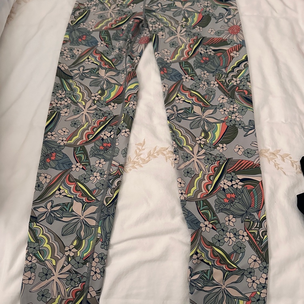 Victoria's Secret Black Leggings NWOT size M